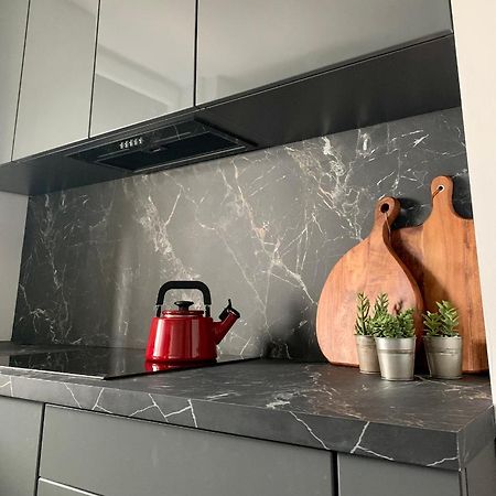 ורשה Metro Trocka Apartment מראה חיצוני תמונה
