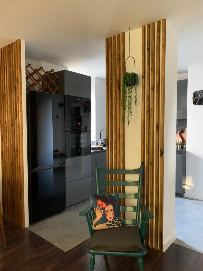 ורשה Metro Trocka Apartment מראה חיצוני תמונה