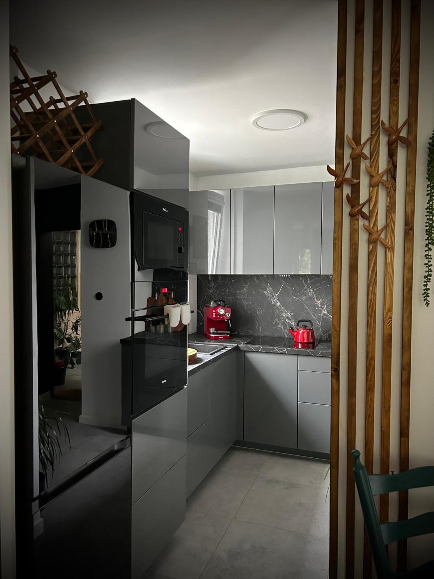 ורשה Metro Trocka Apartment מראה חיצוני תמונה
